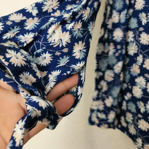 Madewell Womens Blouse Top S Blue Floral 100% Viscose Long Sleeves Button-Up - Picture 5 of 9